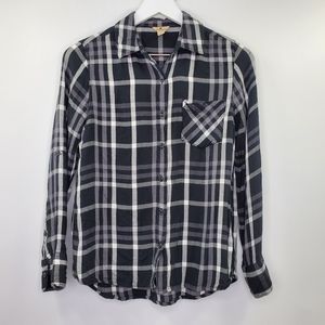 Woolrich Plaid Button Up Shirt Pocket Front Gray